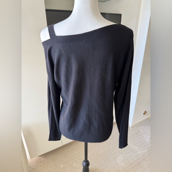 Eileen Fisher Asymmetrical Soft Merino Wool Top – One‑Shoulder Black, L/G - Picture 2 of 4